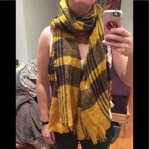 Cozy Plaid Blanket Scarf NWT